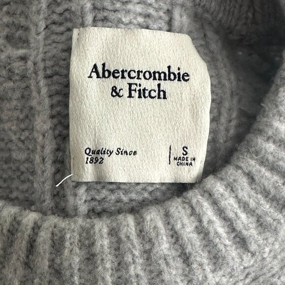 Abercrombie & Fitch Gray Cable Knit Crewneck Sweater – Size Small - Picture 5 of 8